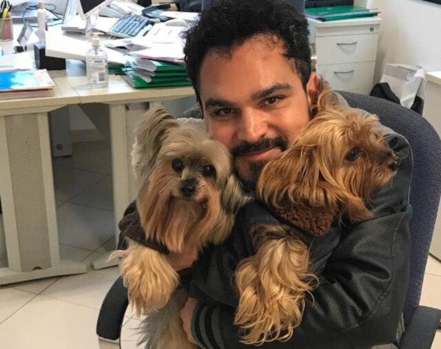instagram.com/camargoluciano/ Luciano lamentou morte de um de seus cachorros, o Dedézinho.