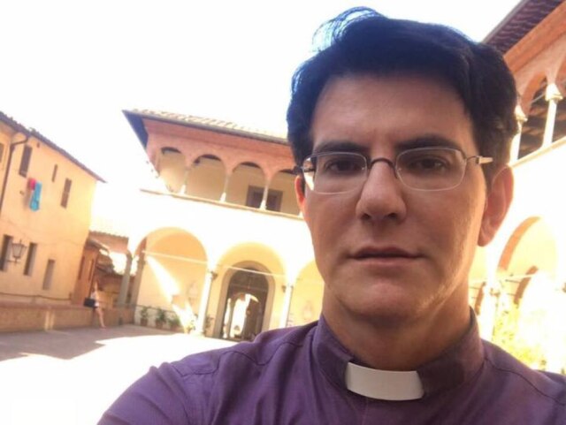 Facebook / @padrereginaldomanzotti Padre Reginaldo Manzotti