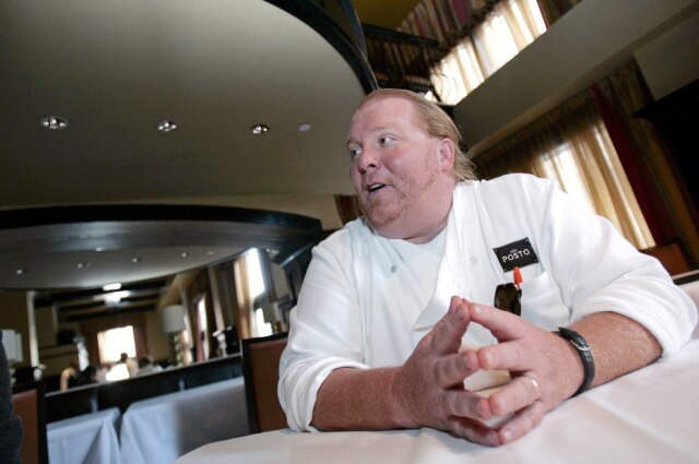 REUTERS/Brendan McDermid/File Photo Batali é conhecido como 'chef celebridade' porque apresenta programas na TV norte-americana