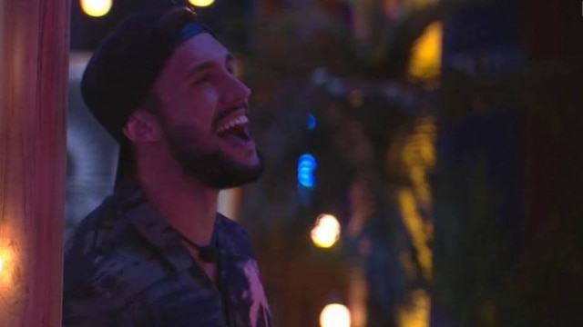 Reprodução / GloboPlay O líder Arthur se diverte na sua festa Resenha na noite desta quarta-feira, 10
