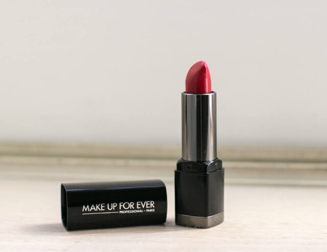 Erin Baiano/The New York Times Batom vermelho Make Up 4 Ever, número 42