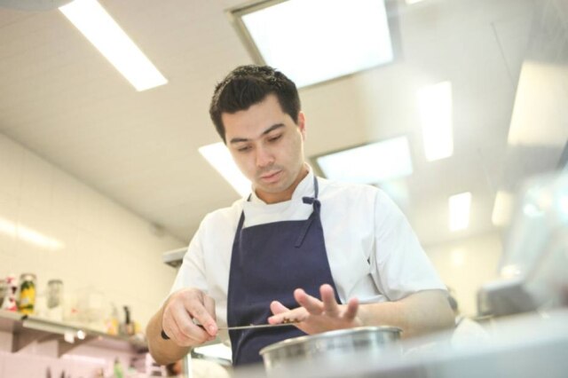 DANIEL TEIXEIRA|ESTADÃO O chef Alberto Landgraf