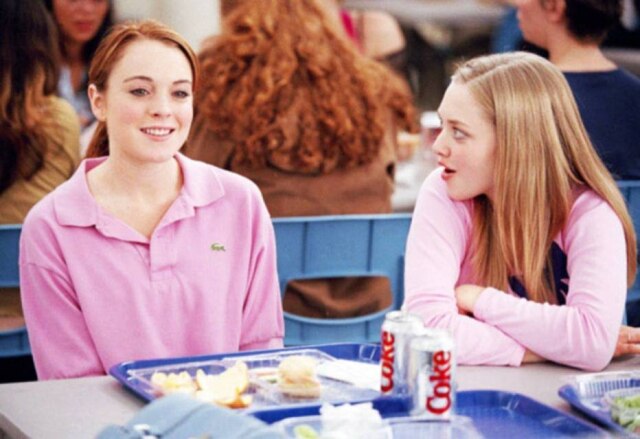 Reprodução de 'Meninas Malvadas' (2004) / Paramount Pictures Cena de Lindsay Lohan como Cady Heron em 'Menians Malvadas' (2004)