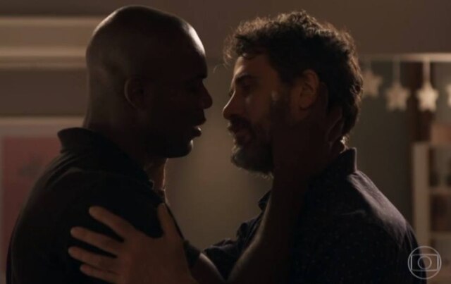 Reprodução de cena de 'O Outro Lado do Paraíso' (2018) / Globo Rafael Zulu e Eriberto Leão em cena de 'O Outro Lado do Paraíso'
