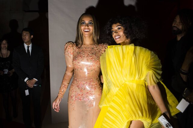 Landon Nordeman/The New York Times Beyonce e Solange Knowles no Baile do MET em 2016.