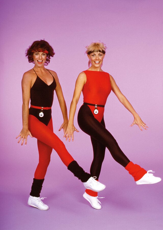 Education Images/UIG via Getty Images/Taschen O modelo da Reebok Freestyle Aerobics, dos anos 1980