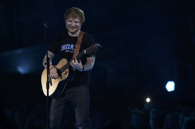 REUTERS/Toby Melville Ed Sheeran foi à premiação com a namorada na última quarta-feira, 22