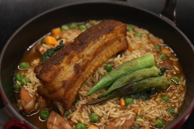 Nilton Fukuda|Estadão Destaque. Arroz de linguiça, costelinha e quiabo
