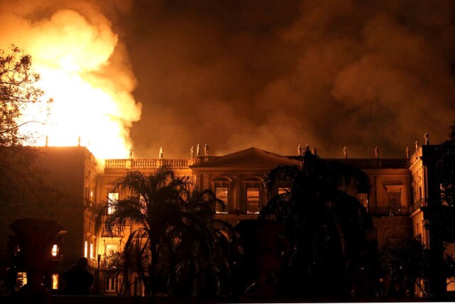 Marcos Arcoverde / Estadão Incêndio atinge o Museu Nacional em São Cristovão, zona norte do Rio de Janeiro.