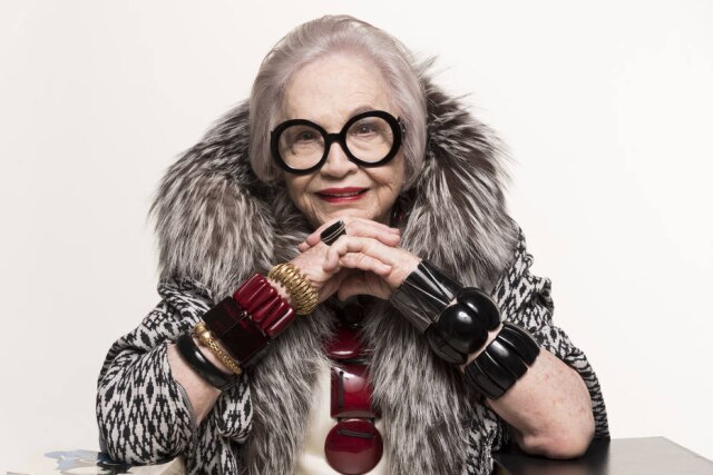 Rodrigo Lopes A atriz Nathalia Timberg caracterizada como a designer Iris Apfel