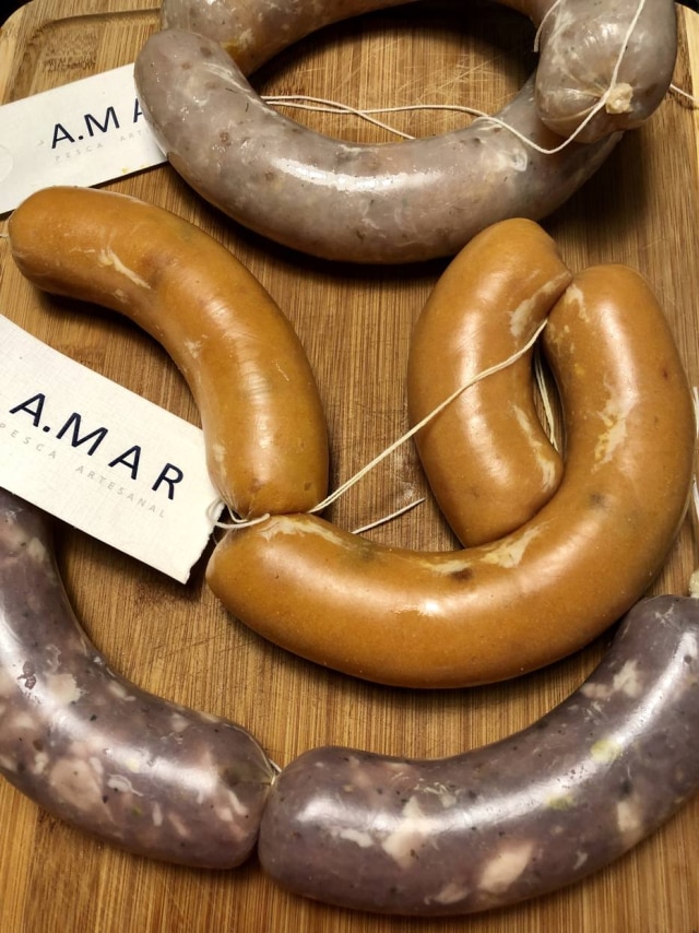 Rodolfo Vilar "Fishsauges” do Projeto A.Mar em 3 diferentes versões: cavala wahoo e damasco, ficazza de atum e pistache e bottarga reconstruída com tâmaras e cachaça