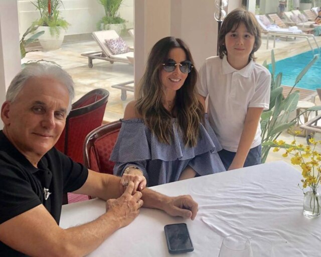 Instagram/@melissawilman O apresentador Otávio Mesquita, Melissa Wilman e o filho Pietro.