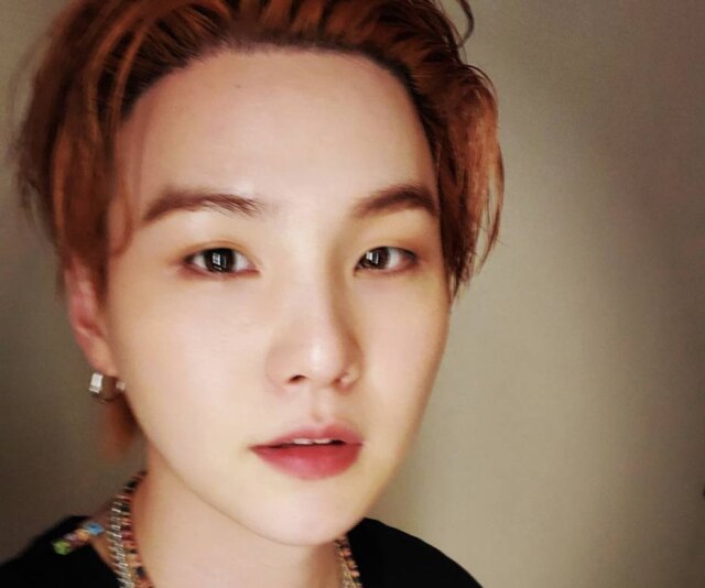 Instagram/@agustd O cantor Suga, do BTS, testou positivo para covid-19