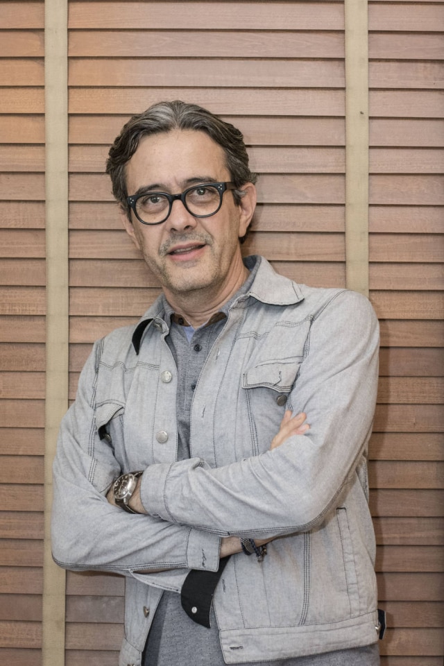 Waldick Jatobá, curador de arte e design