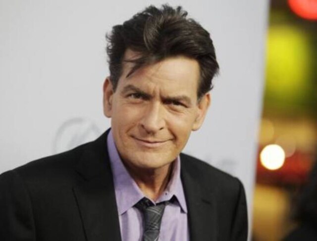 Reuters/Fred Prouser Em 2014, o ator Charlie Sheen foi acusado de atacar uma dentista com uma faca e ter tirado seu avental para apalpar seus seios. A suspeita da polícia é que Sheen estivesse sob efeito de cocaína. O artista disse que as afirmações da dentista eram infundadas e sua reação teria sido ao uso da máscara de óxido nitroso durante a consulta.