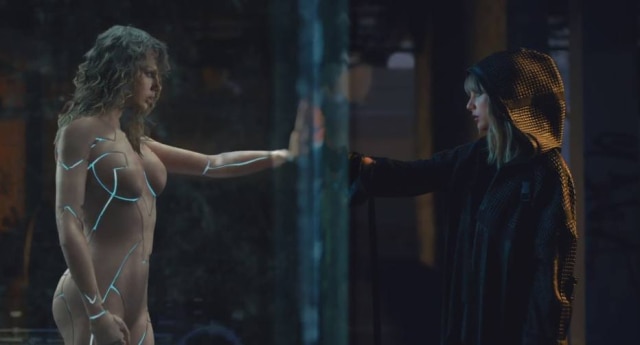 Reprodução de cena de 'Ready For It?' (2017) | YouTube / @Taylor Swift Taylor Swift em cena de 'Ready for it?'