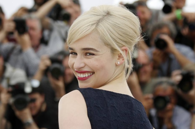 Regis Duvignau/Reuters A atriz Emilia Clarke disse em entrevista que nunca teve diferença salarial com seus colegas homens por conta do seu trabalho em 'Game of Thrones'