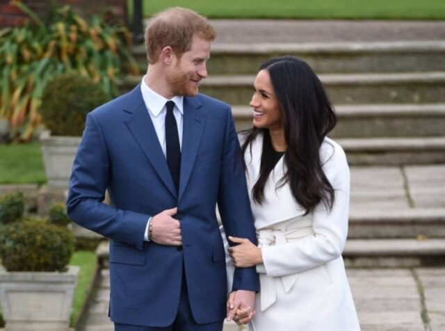 Eddie Mulholland/Reuters Príncipe Harry e Meghan Markle na época do noivado deles, em novembro de 2017.