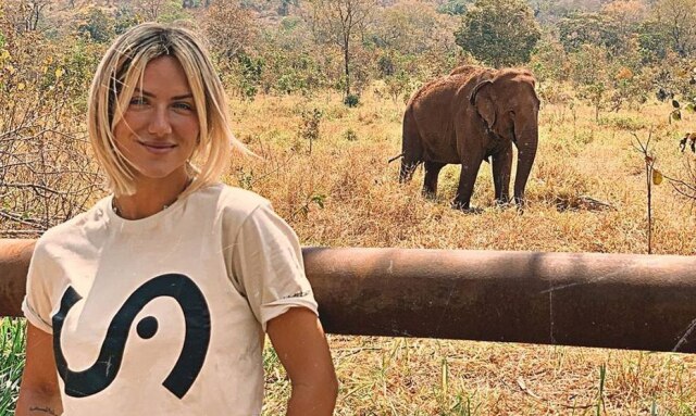 Instagram / @gio_ewbank Giovanna Ewbank em santuário dos elefantes.