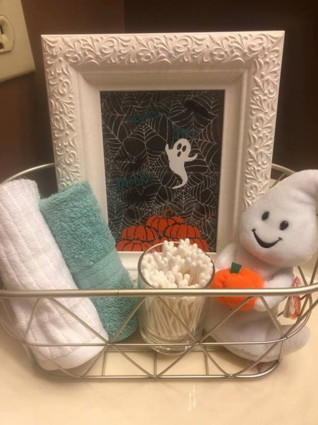 Pinterest/ Chalk Talk Nem toda decoração de Halloween é assustadora. Um simpático fantasminha pode facilmente garantir o clima da festa