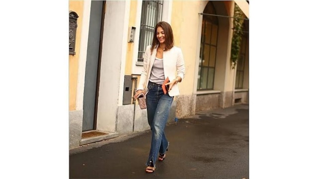 Reprodução No blog Altamira NYU, o jeans aparece nas ruas de Paris vestido por editoras de moda