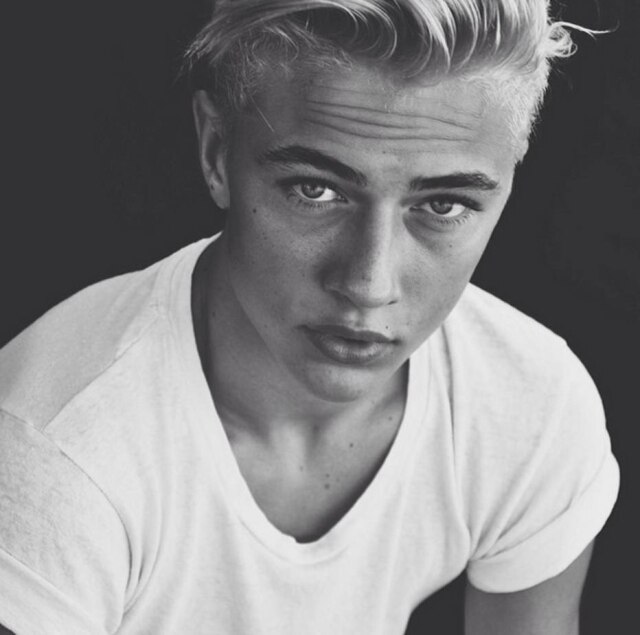 Reprodução/ Instagram Lucky Blue Smith: sucesso nas redes sociais e talento como modelo