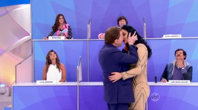 Silvio Santos protagoniza cena romântica com Helen ...