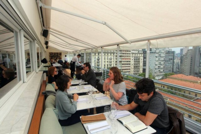 Sergio Castro|Estadão Terraço do Esther com vista para a praça da República