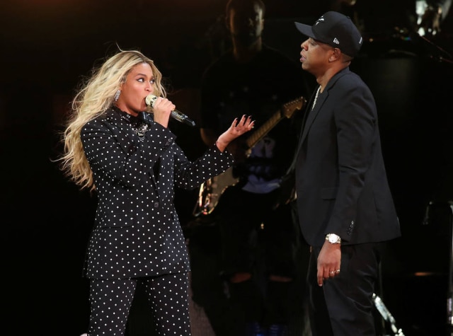 REUTERS/Aaron Josefczyk Os gêmeos de Beyoncé e Jay-Z nasceram, mas eles ainda não divulgaram os nomes.