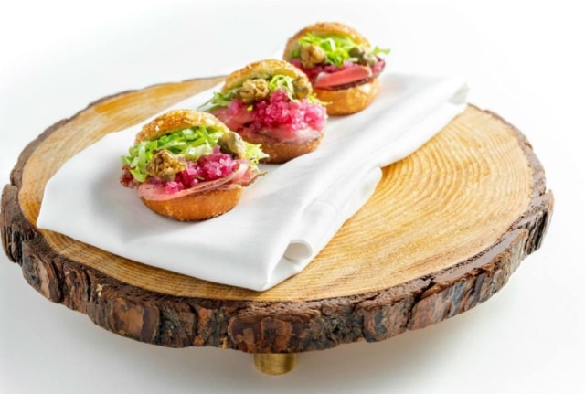 Tadeu Brunelli Bombe de vitello tonnato do menu do Evvai