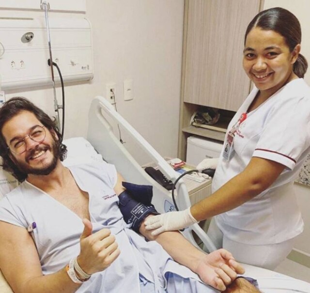 Instagram/tulio.gadelha Túlio Gadêlha descobriu doença por acaso quando foi acompanhar o pai no hospital.
