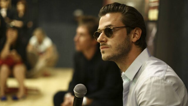 Francio De Holanda Gaspard Ulliel nos bastidores da SPFW