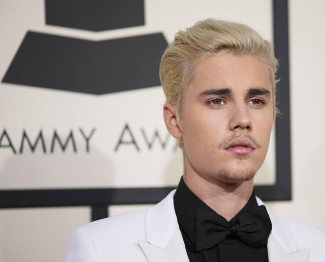REUTERS/Danny Moloshok Justin Bieber atropelou um fotógrafo após sair de uma igreja em Beverly Hills.