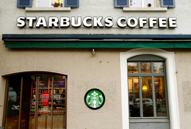 REUTERS/Arnd Wiegmann Caso ocorreu em setembro de 2015, mas só agora a mulher resolveu processar o Starbucks.