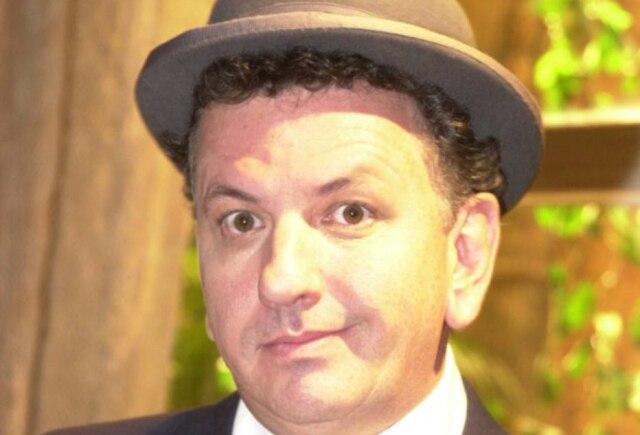 Globo / Divulgação Fernando Petelinkar como o Xexéu da novela 'Cabocla', em foto de 2004.