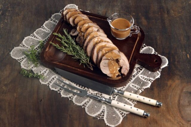 Daniel Teixeira|Estadão Receita de roll de vitela com molho de tamarindo e vinho marsala
