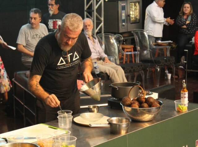 O chef Alex Atala durante o evento.