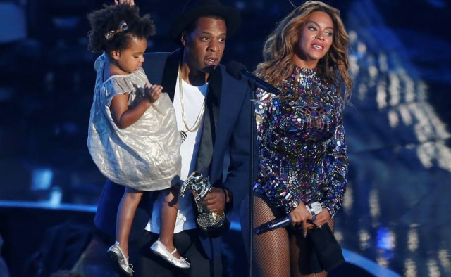 Mario Anzuoni / Reuters Jay-Z, Beyoncé e Blue Ivy no MTV Video Music Awards, 2014