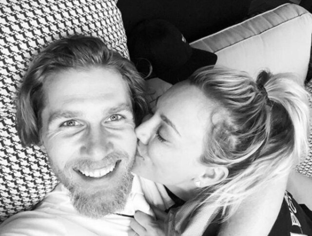 Instagram / @normancook Kaley Cuoco e Karl Cook estão juntos desde 2016.
