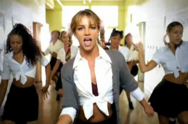 Reprodução Cena do videoclipe '...Baby One More Time', de Britney Spears