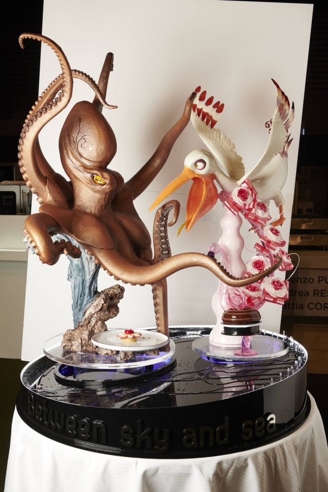 Coupe de Monde de la Pâtisserie Esculturas de chocolate e de açúcar da equipe italiana, que ficou em terceiro lugar na Coupe de Monde de la Pâtisserie.