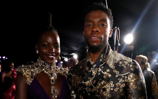 Mario Anzuoni / Reuters Lupita Nyong'o e Chadwick Boseman