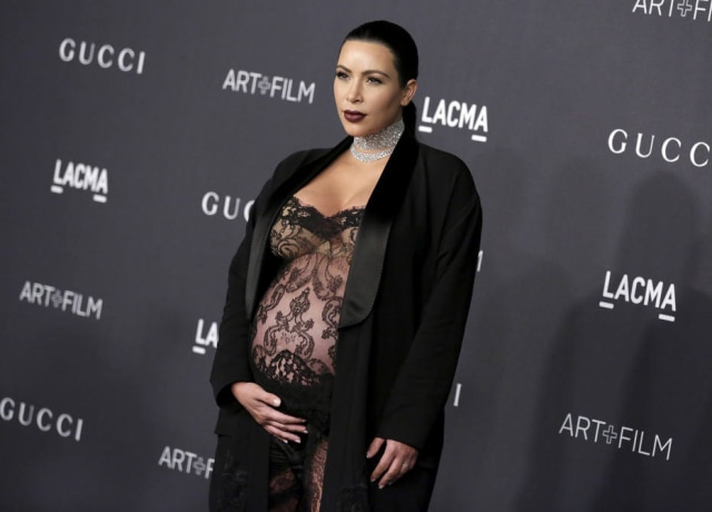 Jonathan Alcorn/Reuters Kim Kardashian durante a gravidez do segundo filho, Saint, em 2015.