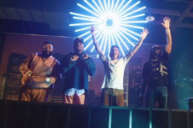 YouTube/DJKhaledVEVO DJ Khaled, Justin Bieber, Chance the Rapper e Quavo em 'No Brainer'.