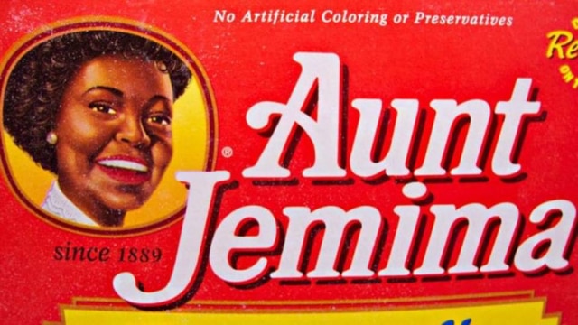 Facebook / Aunt Jemina Foto de mulher negra estereotipada representava a marca de alimentos 'Aunt Jemina'.