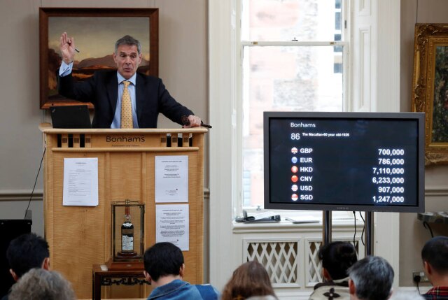 Russell Cheyne/Reuters O leilão ocorreu na casa Bonhams, na Escócia. O lance vencedor veio da Ásia, por telefone.