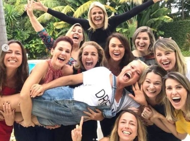Instagram/@xuxamenegheloficial Xuxa e as paquitas da 1ª geração: Andréa Sorvetão, Ana Paula Pituxita, Andréa Veiga, Juliana Baroni, Luise de Mello, Roberta Richard, Mariana Richard, Roberta Cipriani, Tatiana Maranhão e Ana Paula Guimarães.