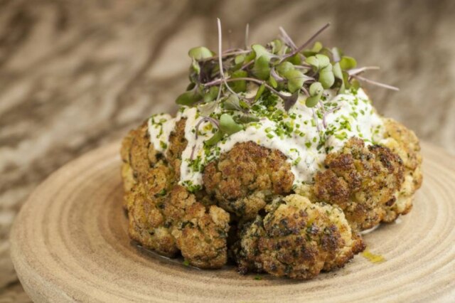 Codo Meletti|Estadão Couve-flor com tofu e queijo feta.