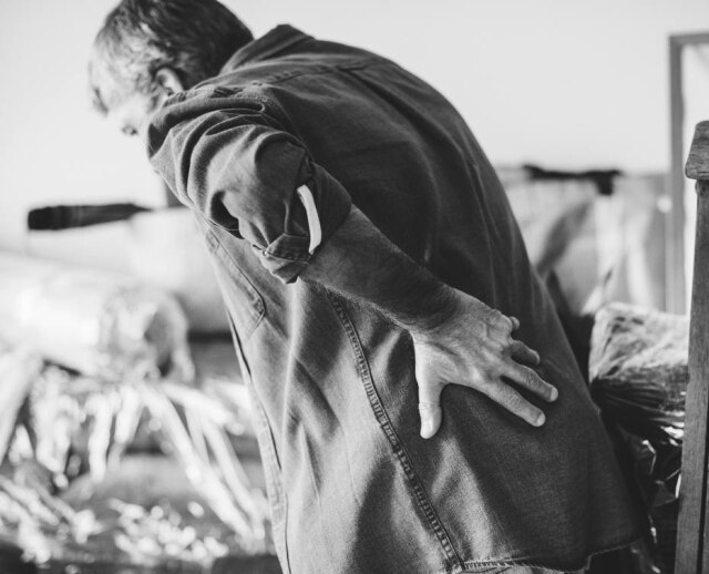 rawpixel.com/Pexels Fibromialgia é caracetriza, principalmente, por dores generalizadas e constantes pelo corpo, mas há outras complicações.