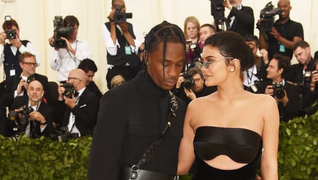 Jamie McCarthy/Getty Images/AFP Travis Scott e Kylie Jenner comemoram gravidez em vídeo